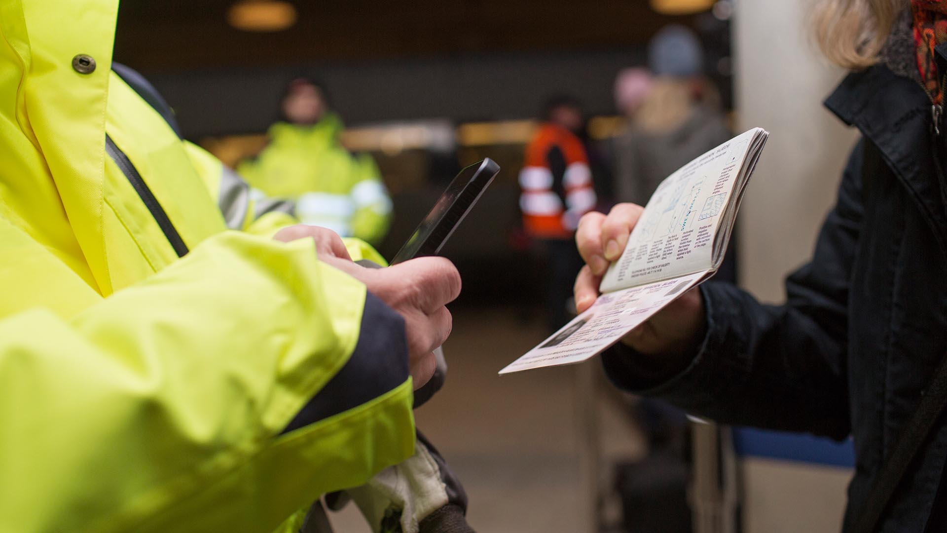 Werden Mitarbeiter im Sicherheitsdienst trainiert oder weitergebildet?